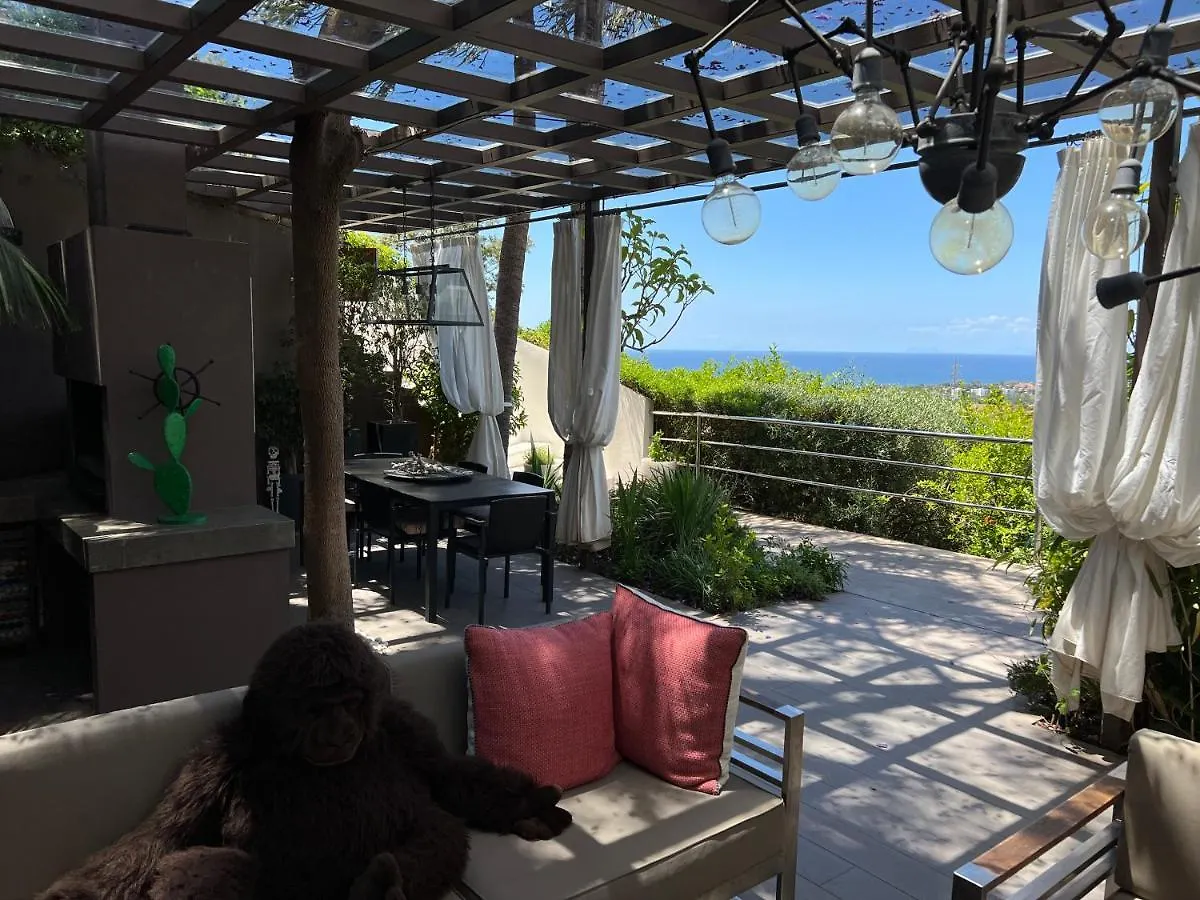 Fucsia Luxury Hotel דירה